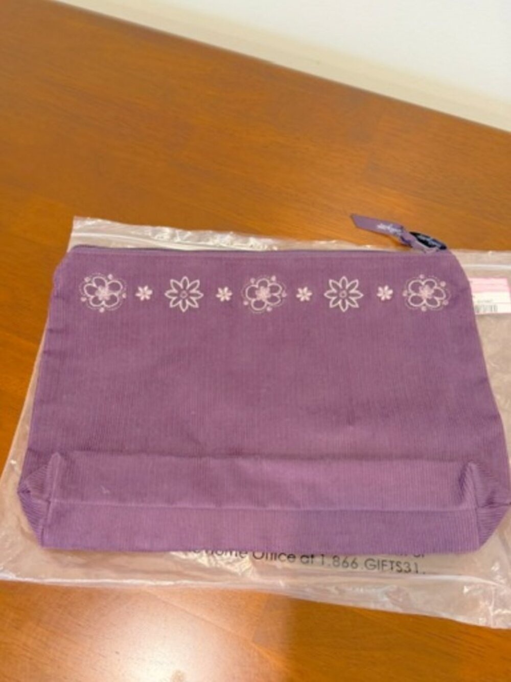 Thirty-One Plum Zipper Pouch.